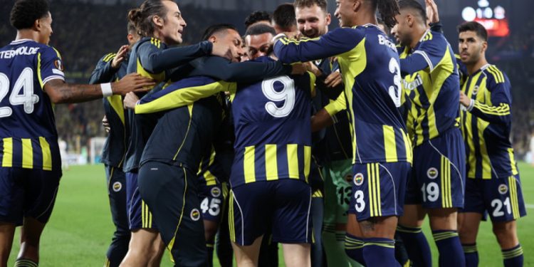 Fenerbahçe UEFA Avrupa Ligi’nde ilk galibiyetini aldı