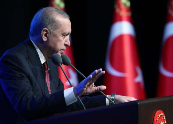 Cumhurbaşkanı’ndan Özel’e: Ağzından çıkanı kulağı duymuyor