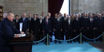 Devlet erkânı Anıtkabir’de