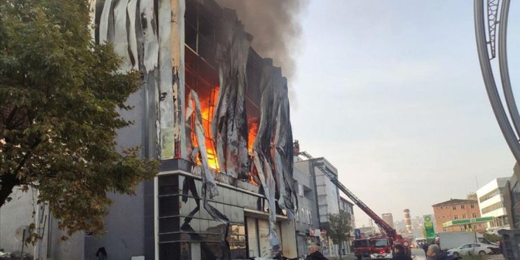 7 işçinin öldüğü fabrika yangınında 16 sanık yargılanacak