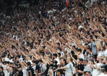 Beşiktaşlı taraftarlardan Sergen Yalçın’a istifa çağrısı