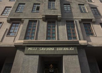 MSB duyurdu: Türk hava sahasına yaklaşan bir İHA düşürüldü