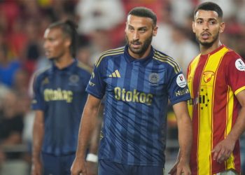 Fenerbahçe’de Cenk Tosun’un sözleşmesi feshedildi