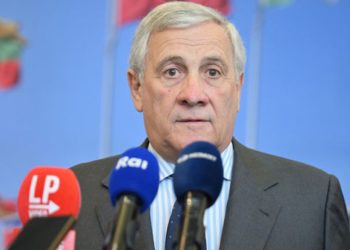 Vatandaşlarına çağrı yaptılar: İran’ı terk edin