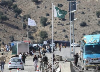 Pakistan Afganistan’a açık savaş ilan etti