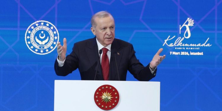 Doğum ve babalık izinlerinde yeni düzenleme yolda