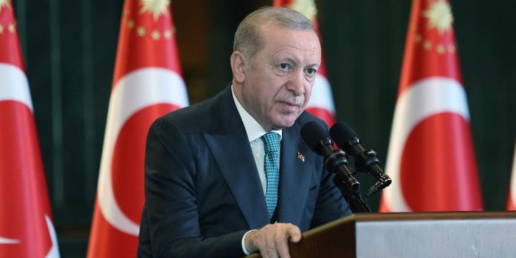 Erdoğan, İran’dan atılan füze hakkında açıklama yaptı