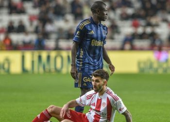 Fenerbahçe Antalya’da bir puana razı