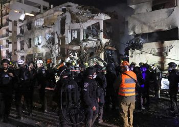 Tel Aviv’e füze isabet etti, ölü ve yaralılar var